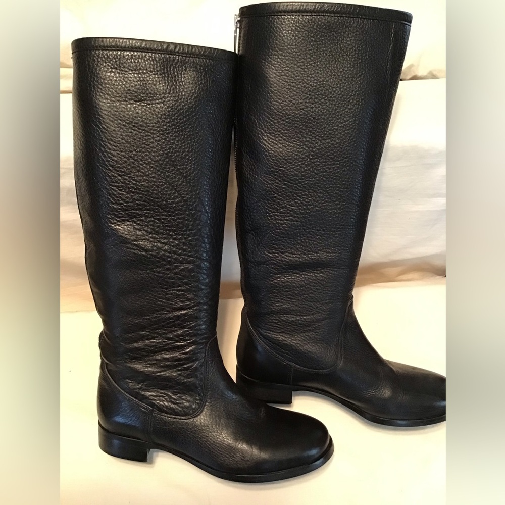 C La Canadienne black leather back zip boots.EUC